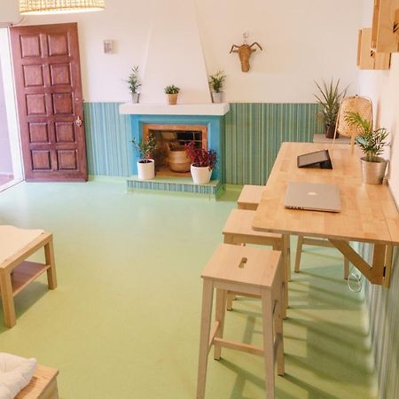Hospedium Hostel Republica Surf House เอริเซรา ภายนอก รูปภาพ
