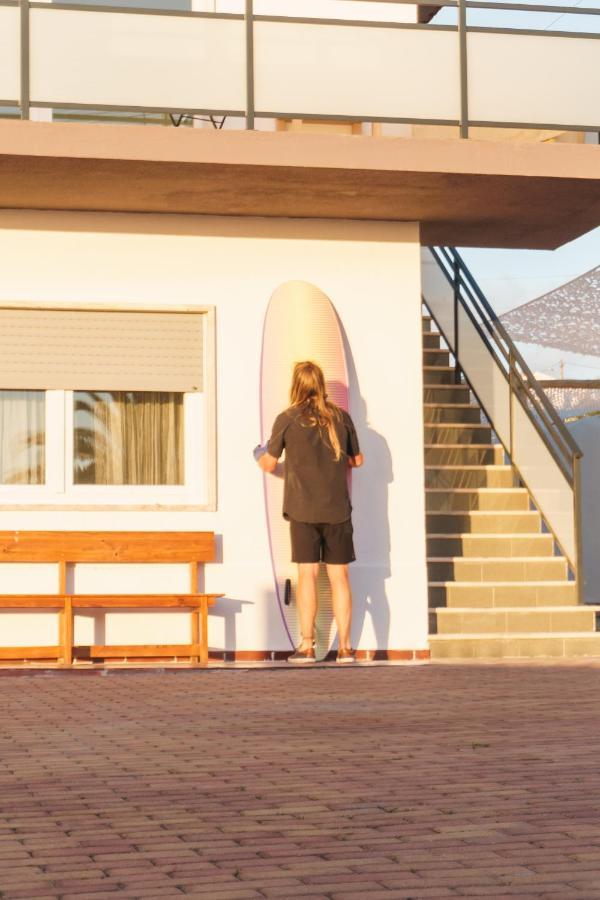 Hospedium Hostel Republica Surf House เอริเซรา ภายนอก รูปภาพ