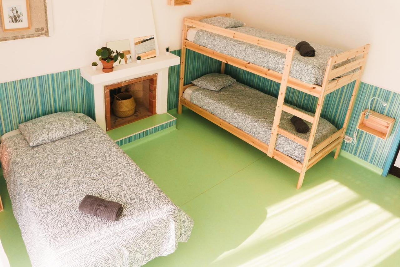 Hospedium Hostel Republica Surf House เอริเซรา ภายนอก รูปภาพ