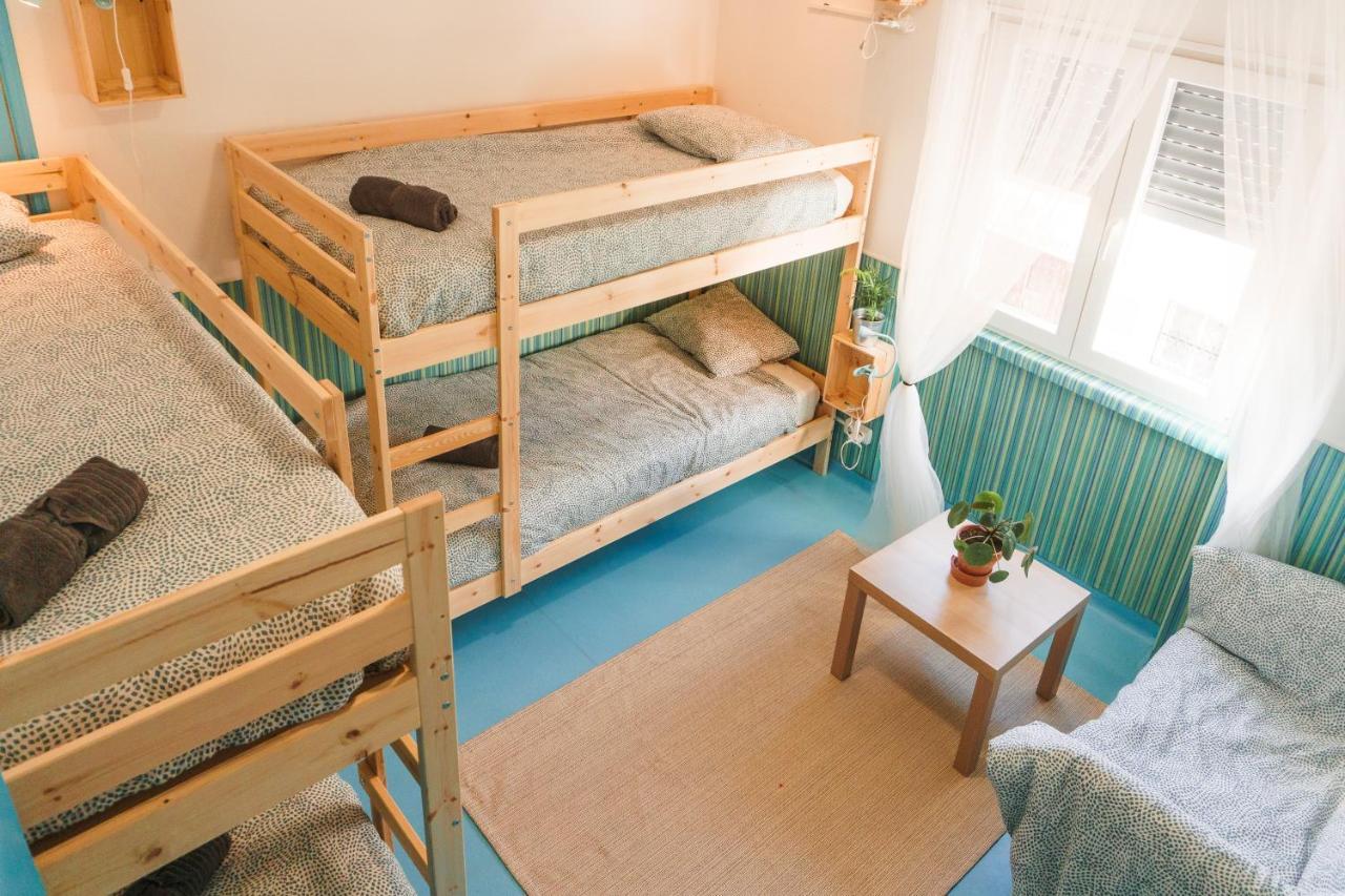 Hospedium Hostel Republica Surf House เอริเซรา ภายนอก รูปภาพ
