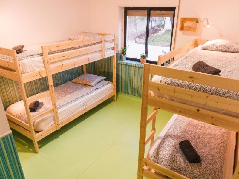 Hospedium Hostel Republica Surf House เอริเซรา ภายนอก รูปภาพ